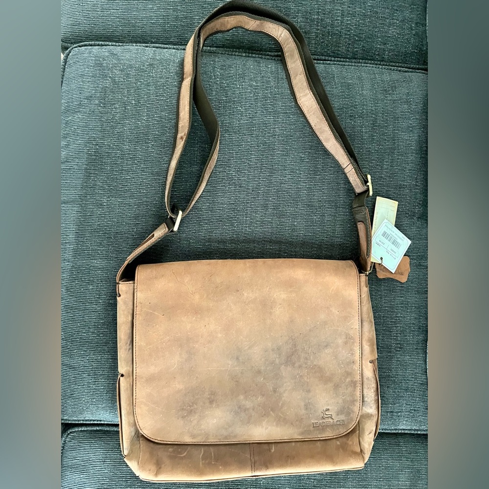 HIGH QUALITY Leaderachi Messenger Bag
